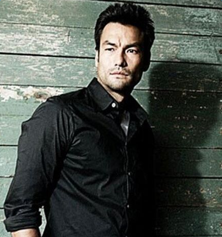 太阳的后裔阿古斯饰演者是谁 阿古斯叛变原因