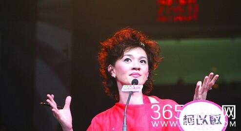 超女评委柯以敏怒骂选手“没教养”