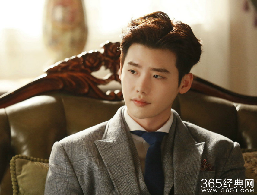 翡翠恋人白洛寒饰演者李钟硕个人资料