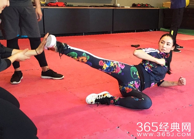 张柏芝复出拍动作片 与TOP合作演《失控》