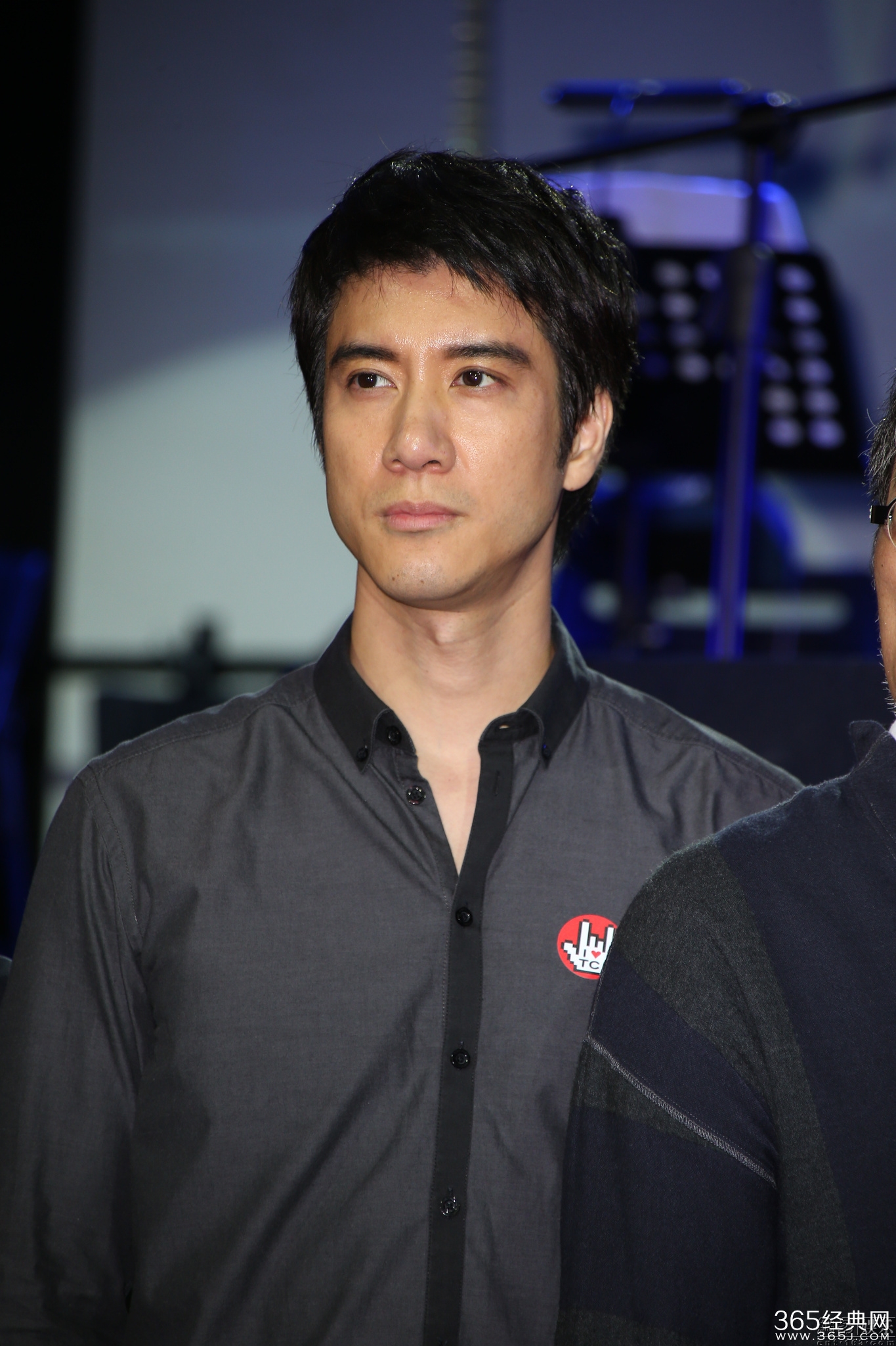 王力宏妻子李靓蕾怀二胎后首露面