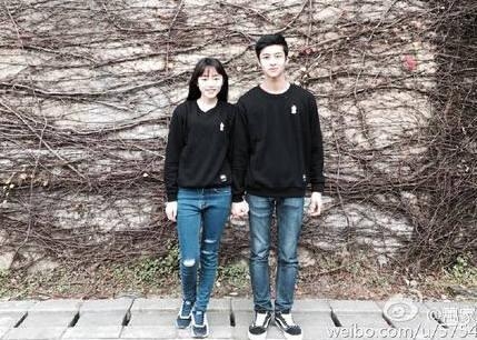 地铁萌笑男生走红资料被扒