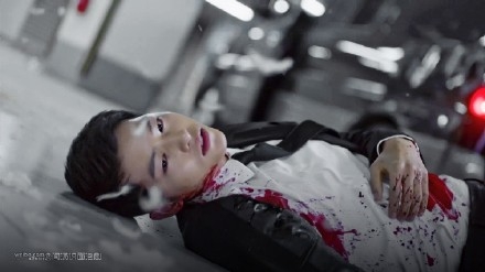 太阳的后裔13集打伤柳时镇的人是谁身份揭秘