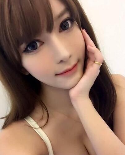 Lia Chao大尺度私房照曝光 事业线显露无疑