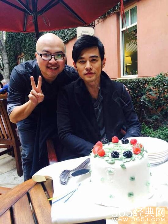 周杰伦脊柱炎严重靠药物止痛