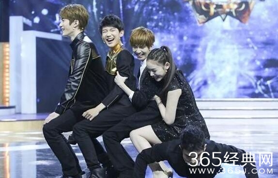 王牌对王牌陈伟霆与王源斗舞视频