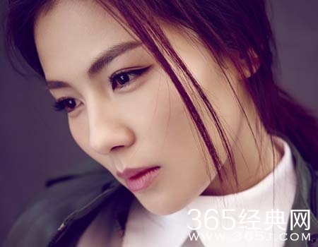 刘涛直播71万粉丝致网络瘫痪大胆直播日常生活