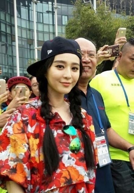 范冰冰领跑武汉马拉松被批作秀