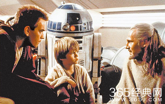 伊旺麦奎格（左起）和杰克洛伊和连恩尼逊在电影《星球大战首部曲》飙戏，当时杰克年仅10岁。