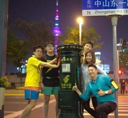 鹿晗合影邮筒变世界级网红