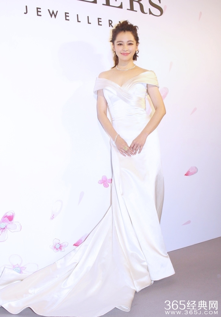 徐若瑄戴千万珠宝捞金 自言将以家庭为重