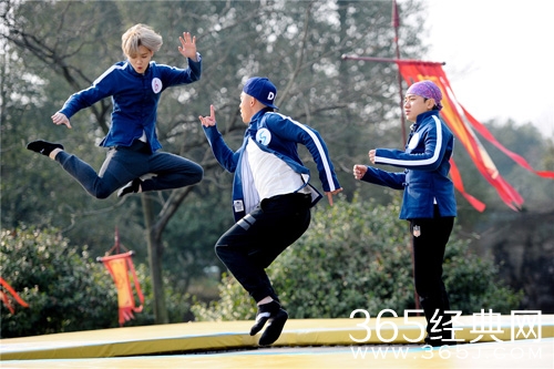 《奔跑吧兄弟4》邓超鹿晗被“恐怖箱”吓到腿软