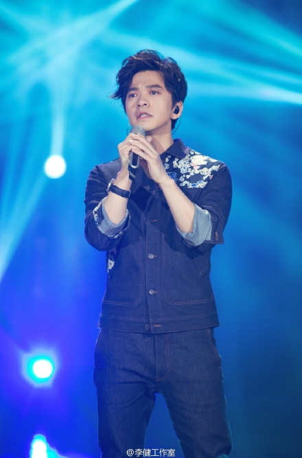 我是歌手2016双年巅峰会李健Feeling Good歌词视频