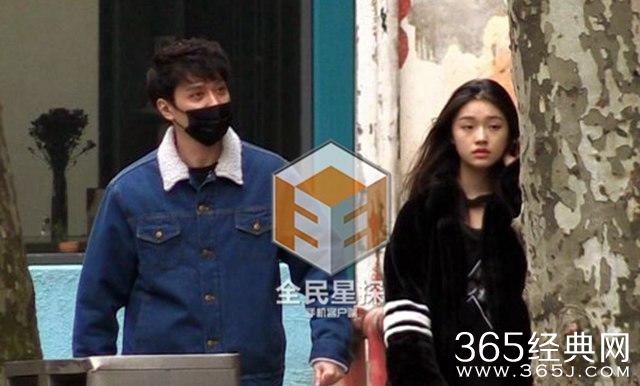 林允回应恋情称单身疑与冯绍峰分手 两人分手原因受关注