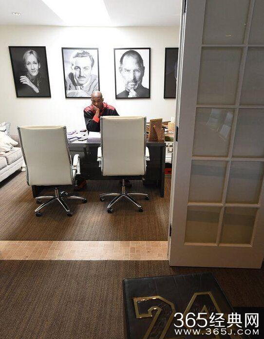 科比退役上什么班 科比上班工资月薪多少