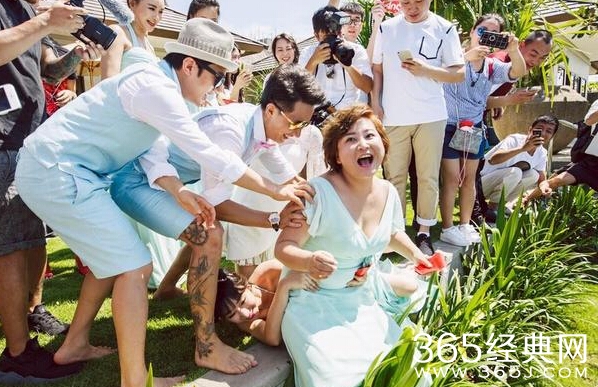 贾玲首回应闹伴娘柳岩事件 没那么严肃