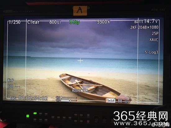 冯绍峰晒友谊的小船 疑回应和林允的绯闻