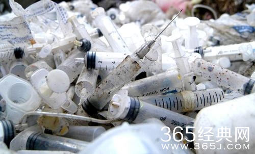 医疗垃圾做成一次性餐具暗访视频