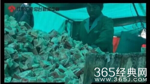 杨铭宇黄焖鸡被曝用僵尸肉 虚假广告宣传曝光