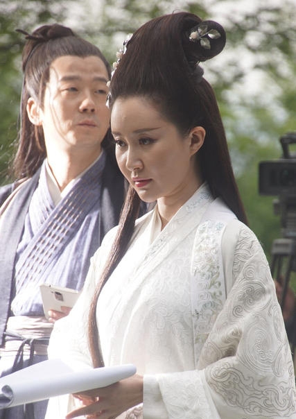 舒畅下巴变尖颈纹明显 曾经的最美童星咋这样了