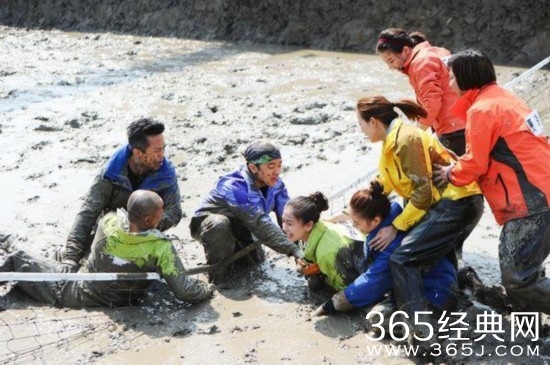 《奔跑吧兄弟》第四季今晚baby贾玲争公主桂冠泥地混战 郑恺遭痛打