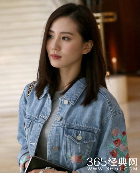 刘诗诗穿牛仔衫戴墨镜 双手插袋变最美天仙攻