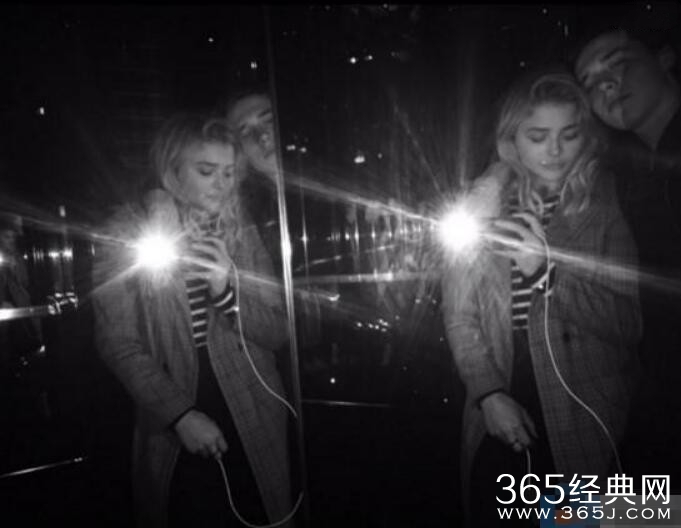 小贝长子承认恋情 甜蜜合影搂抱