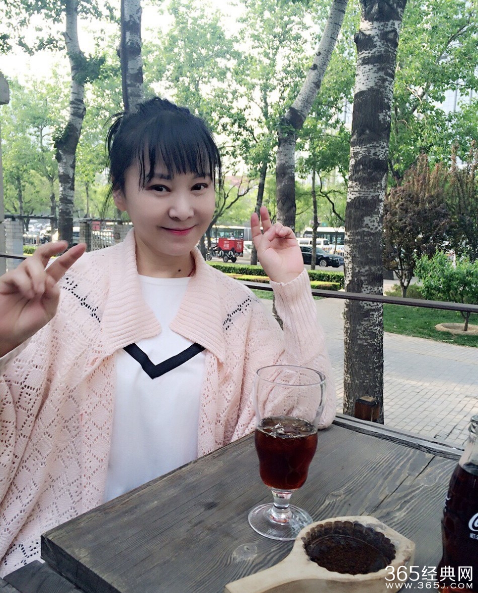 87《红楼梦》晴雯近照 47岁仍甜美似少女