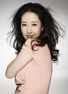 欢乐颂关雎尔的妈妈是谁饰演的