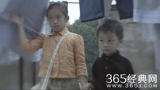 《欢乐颂》热播 刘涛女儿荧屏首秀扮演妈妈童年