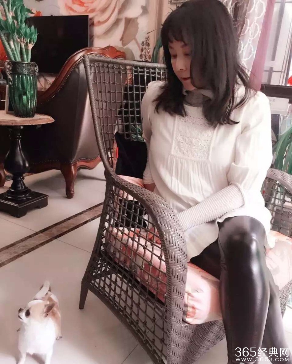 87《红楼梦》晴雯近照 47岁仍甜美似少女