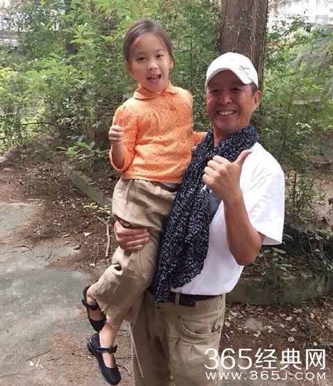 《欢乐颂》热播 刘涛女儿荧屏首秀扮演妈妈童年