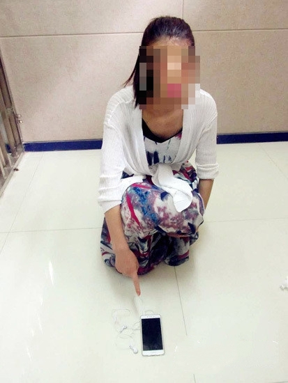 女子洗浴中心偷手机被抓 为获尊重冒充香港人