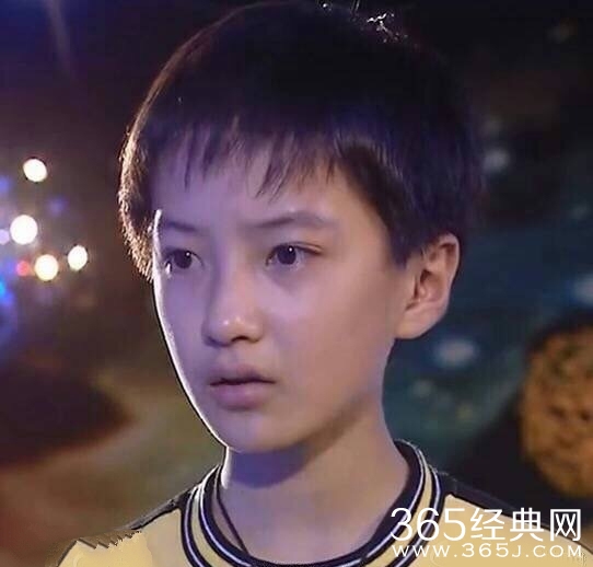 《快乐星球》丁凯乐近照 文质彬彬酷似杨洋