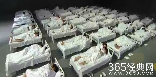 杜蕾斯百人安全套体验完整视频 网友：太坑爹