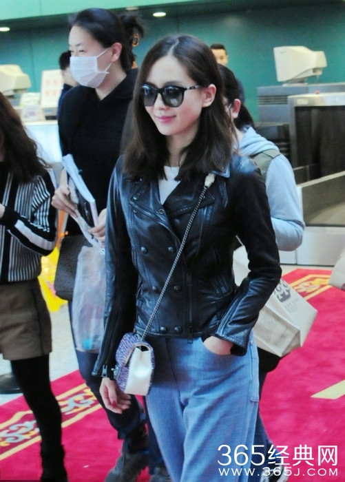 刘诗诗现身秀傲娇表情 酷劲十足心情好