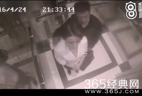 女汉子电梯内暴揍色狼 5秒完爆骚扰男
