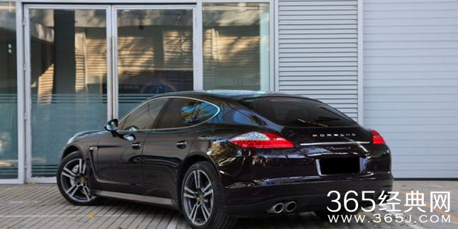 欢乐颂安迪开的黑色车是什么牌子的