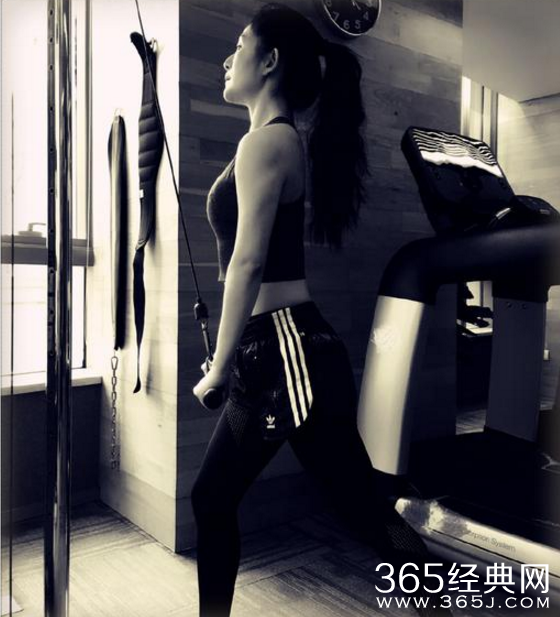 谢娜健身大秀小蛮腰破怀孕传闻