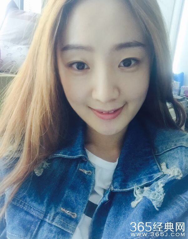 疑似桂纶镁表妹私照曝光 气质空灵学历高