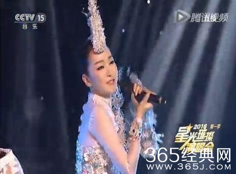 《金星秀》手撕萨顶顶话筒拿反假唱