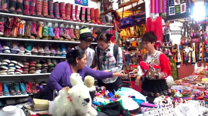 42岁林志玲扎“哪吒头”俏皮可爱