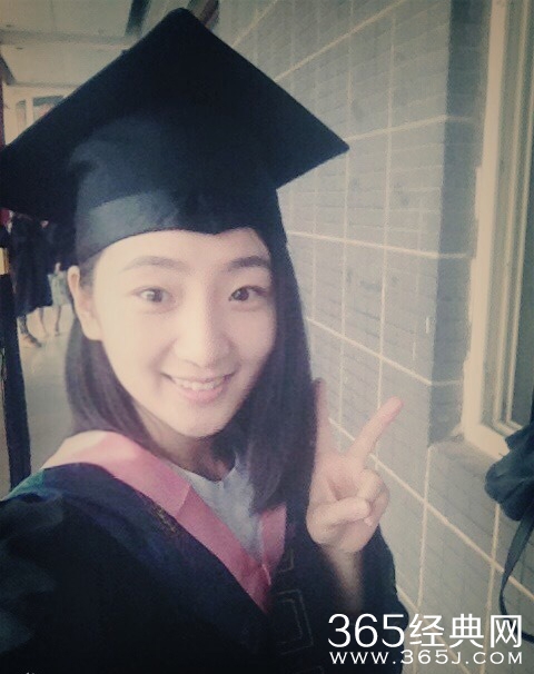 疑似桂纶镁表妹私照曝光 气质空灵学历高