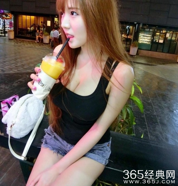 棒糖妹个人资料性感私照 棒糖妹胸围多大身材吸睛