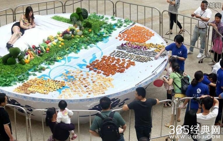 东莞美女人体盛宴大尺度图 人欲色欲横流