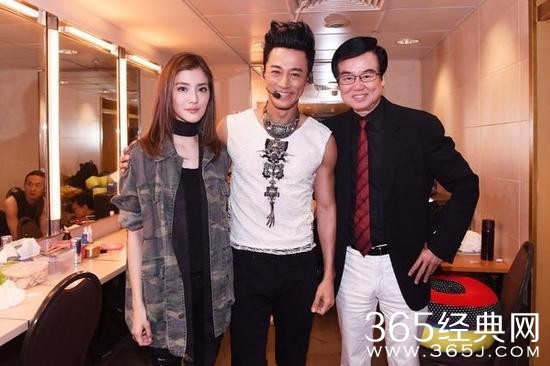 林峰个唱落幕搂女友 终于解禁不用再分居