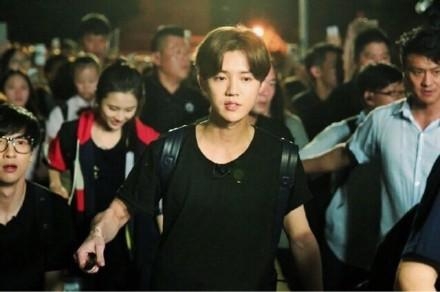 鹿晗被曝赴台非法工作 将被“移民署”约谈