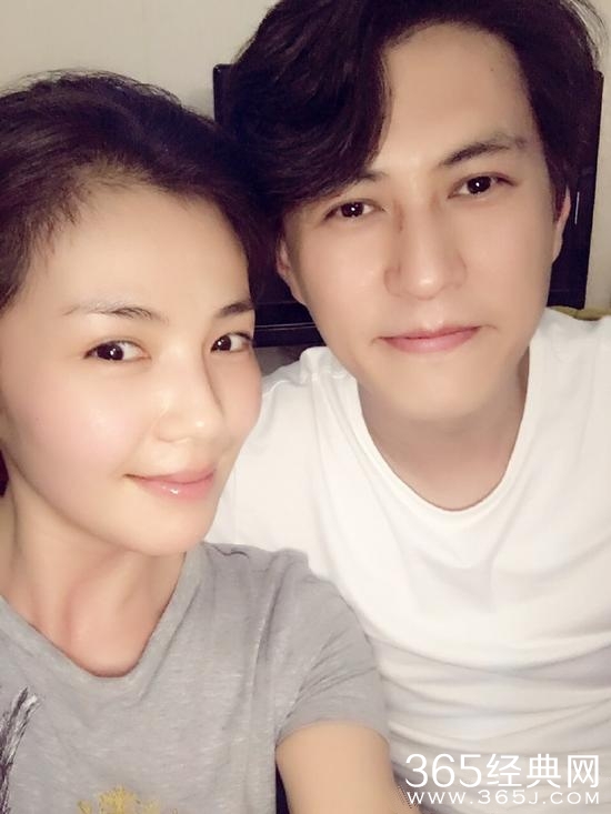 安迪老谭超般配！刘涛晒与靳东合影