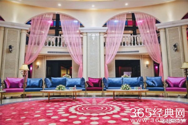 超女20强诞生 洪涛梁翘柏任职“女声学院”