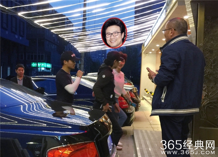 汪峰章子怡外出吃火锅 老板娘金巧巧亲自相迎